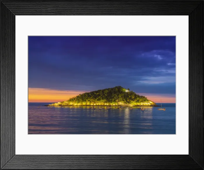 Framed Print : Spain, Basque Country, San Sebastian (Donostia), Santa Clara Island and the Concha Framed Print : Spain, Basque Country, San Sebastian (Donostia), Santa Clara Island and the Concha