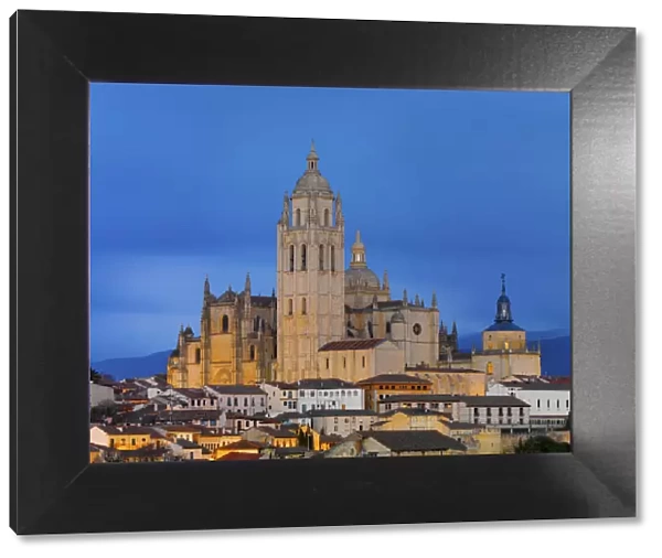 Spain, Castile and Leon, Segovia. cathedral at dusk