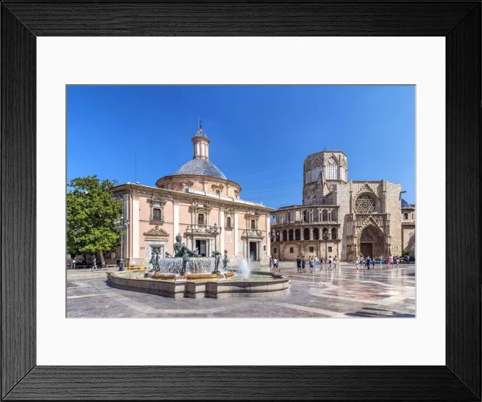 Framed Print : Plaza de la Virgen, Valencia, Comunidad Valenciana, Spain Framed Print : Plaza de la Virgen, Valencia, Comunidad Valenciana, Spain