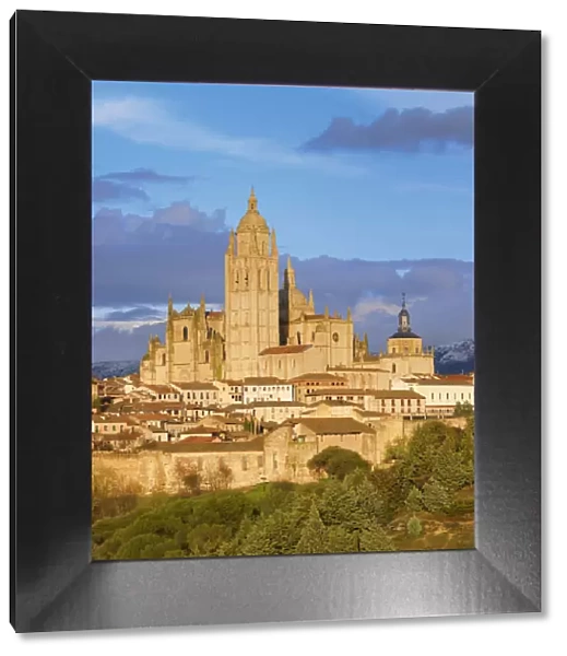 Spain, Castile and Leon, Segovia, cathedral at sunset