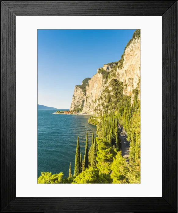 Framed Print : The scenic Gardesana road, lake Garda, Lombardy, Italy Framed Print : The scenic Gardesana road, lake Garda, Lombardy, Italy