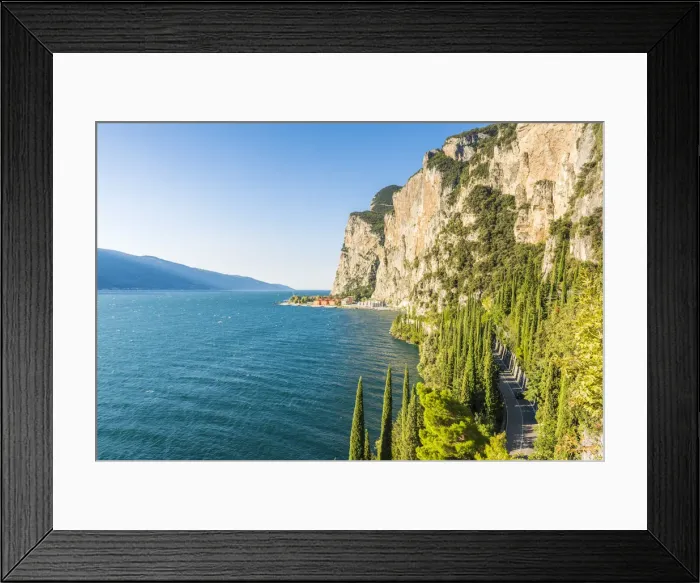 Framed Print : The scenic Gardesana road, lake Garda, Lombardy, Italy Framed Print : The scenic Gardesana road, lake Garda, Lombardy, Italy