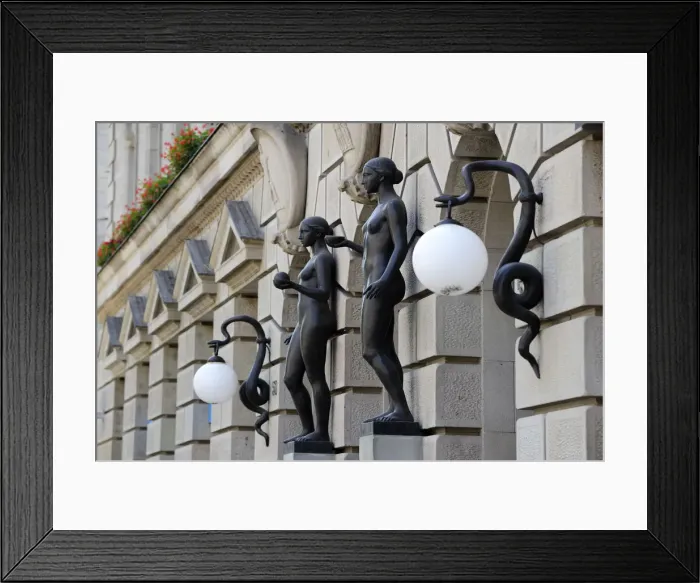 Framed Print : Building on Bahnhofstrasse, Zurich, Switzerland, Europe Framed Print : Building on Bahnhofstrasse, Zurich, Switzerland, Europe