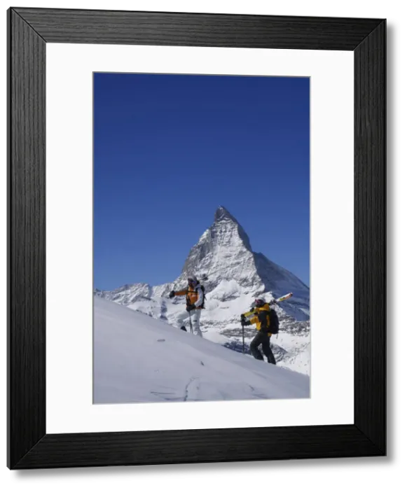 Framed Print : Climbing skier, Matterhorn, Zermatt, Valais (MR) Framed Print : Climbing skier, Matterhorn, Zermatt, Valais (MR)