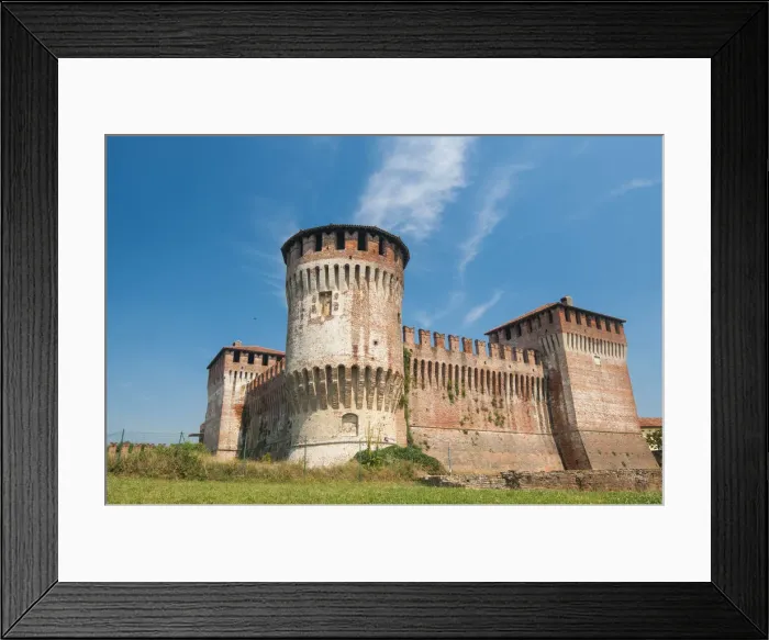 Framed Print : Soncino, Cremona, Lombardy, Italy. Soncinos Castle Framed Print : Soncino, Cremona, Lombardy, Italy. Soncinos Castle