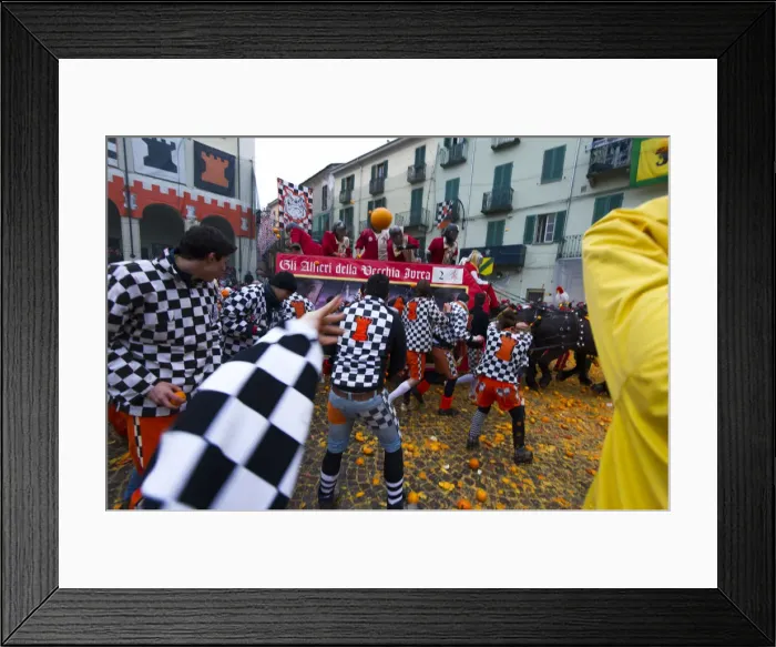 Framed Print : Historical battle of the oranges during Ivreas carnival. Ivrea, Piemonte, Italy Framed Print : Historical battle of the oranges during Ivreas carnival. Ivrea, Piemonte, Italy