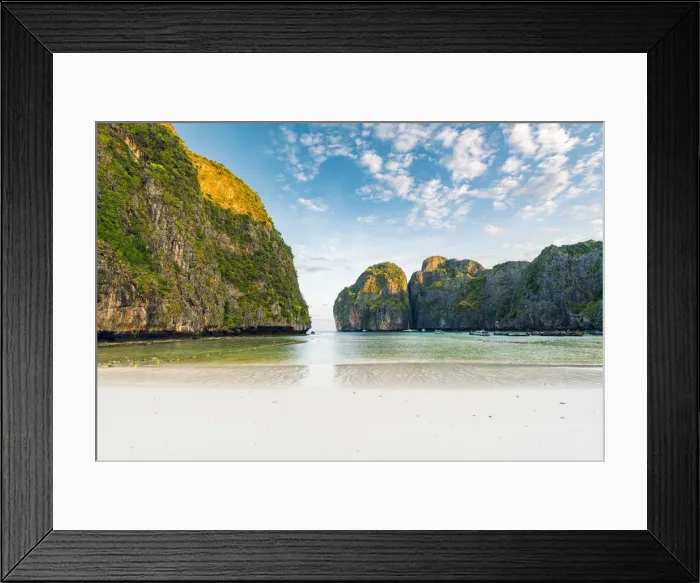Framed Print : Ao Maya Beach (Maya Bay), Ko Phi Phi Leh, Krabi Province, Thailand Framed Print : Ao Maya Beach (Maya Bay), Ko Phi Phi Leh, Krabi Province, Thailand