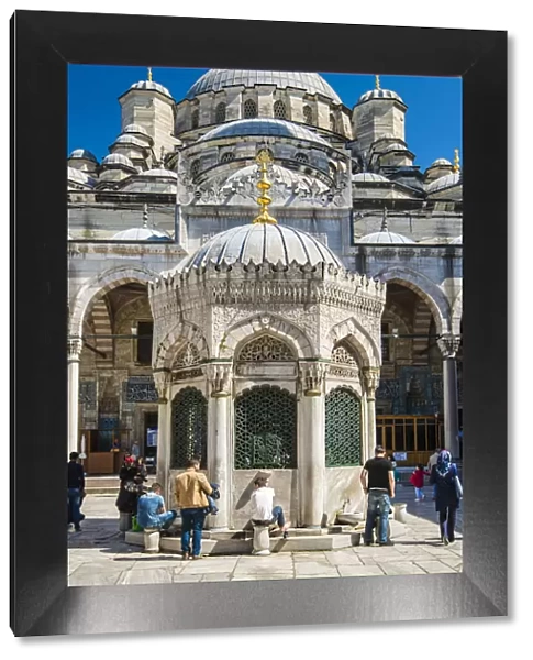 Ablution fountain in the courtyard of Yeni Cami or New Mosque, Istanbul, Turkey