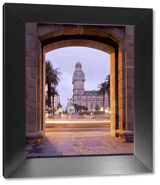 Uruguay, Montevideo, The Salvo Palace and the Independence Square viewed through the