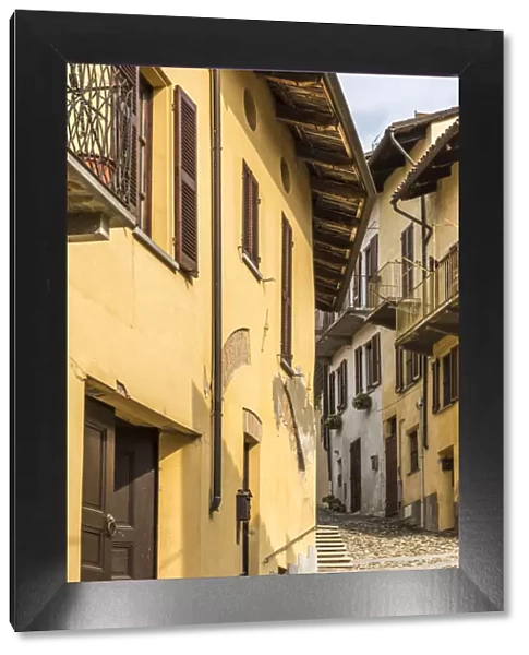 Europe, Italy, Piedmont. A street in Cocconato