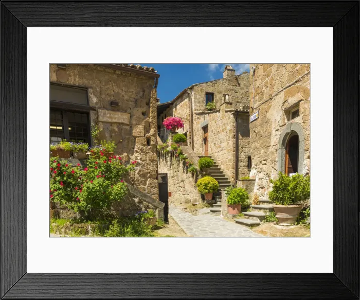 Framed Print : Civita di Bagnoregio, Lazio, Italy Framed Print : Civita di Bagnoregio, Lazio, Italy