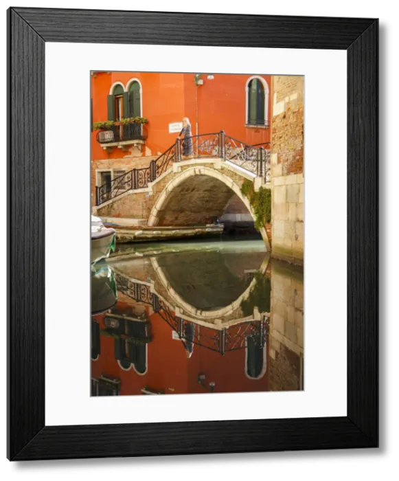 Framed Print : Reflection in a Canal, Venice, Veneto, Italia, Europe