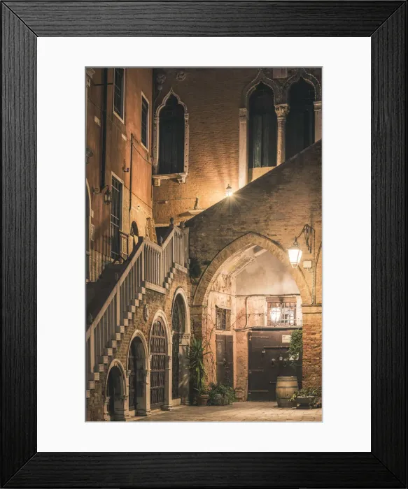 Framed Print : Venice, Veneto, Italy. Old courtyard at night Framed Print : Venice, Veneto, Italy. Old courtyard at night