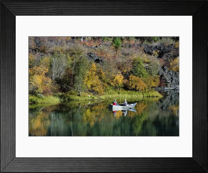 Framed Print : Clear Lake in Willamette National Forest, Cascade Mountains, Oregon, USA Framed Print : Clear Lake in Willamette National Forest, Cascade Mountains, Oregon, USA