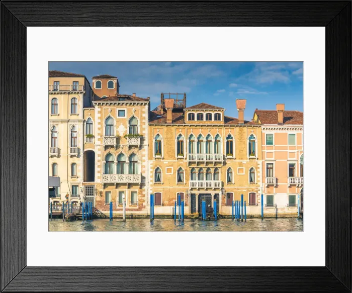 Framed Print : Venice, Veneto, Italy. Waterfront palace on the Grand Canal Framed Print : Venice, Veneto, Italy. Waterfront palace on the Grand Canal
