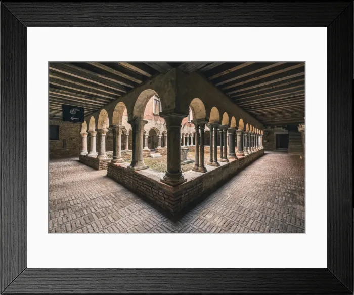 Framed Print : Venice, Veneto, Italy. The cloister of the Diocesan Museum of Sacred Art of Venice Framed Print : Venice, Veneto, Italy. The cloister of the Diocesan Museum of Sacred Art of Venice