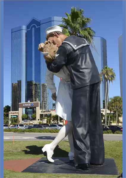 USA, Florida, Sarasota County, Sarasota, Unconditional surrender statue by Seward Johnson
