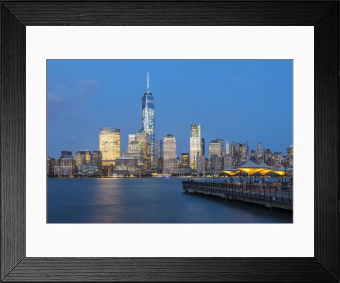 Framed Print : New York, USA, Manhattan, Hudson river with lower Manhattan and one world trade center Framed Print : New York, USA, Manhattan, Hudson river with lower Manhattan and one world trade center