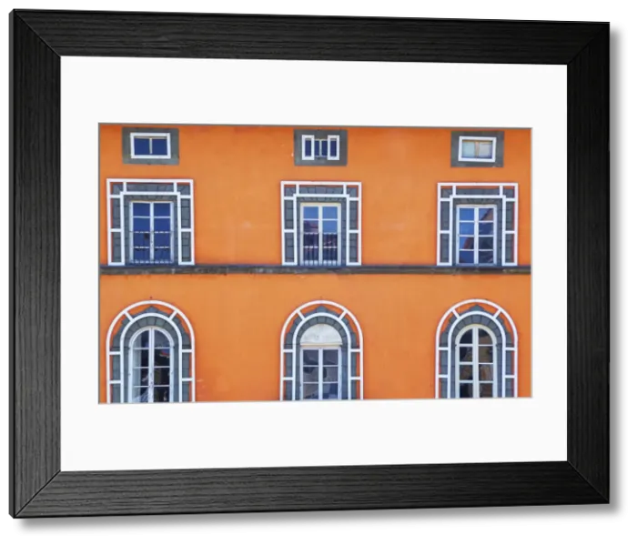 Framed Print : Facade of traditional house on the bank of Arno River, Pisa, Tuscany, Italy, Europe Framed Print : Facade of traditional house on the bank of Arno River, Pisa, Tuscany, Italy, Europe