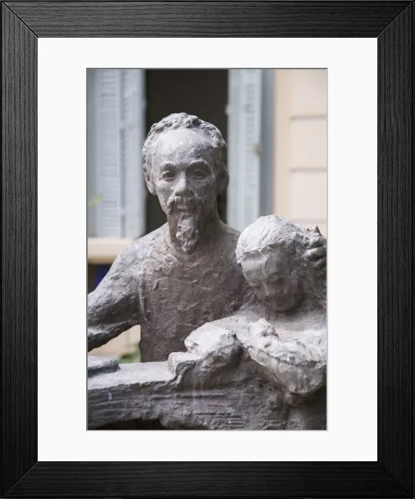 Framed Print : Statue of Ho Chi Minh outside Fine Arts Museum, Ho Chi Minh City, Vietnam