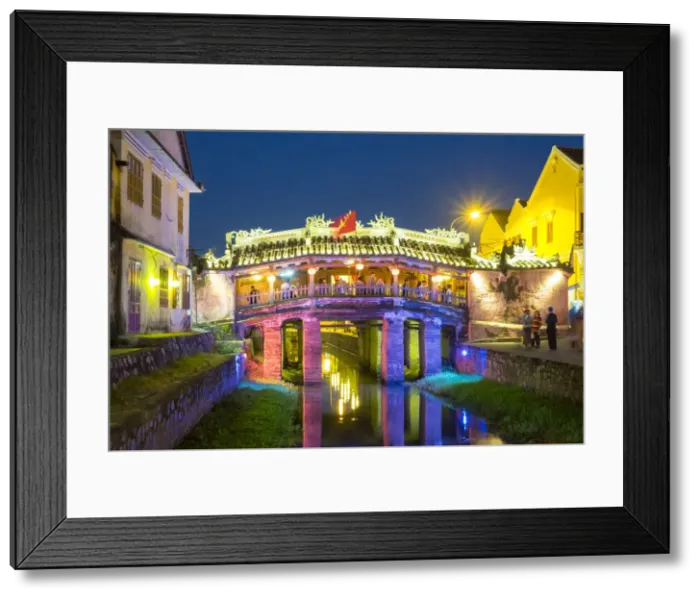 Framed Print : The Japanese Covered Bridge in Hoi An ancient town at night, Hoi An, Quang Nam Province Framed Print : The Japanese Covered Bridge in Hoi An ancient town at night, Hoi An, Quang Nam Province