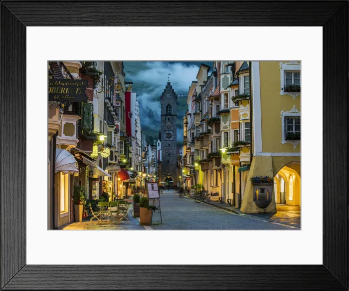 Framed Print : Night view of the old town with Zwolferturm medieval tower, Vipiteno - Sterzing, South Framed Print : Night view of the old town with Zwolferturm medieval tower, Vipiteno - Sterzing, South