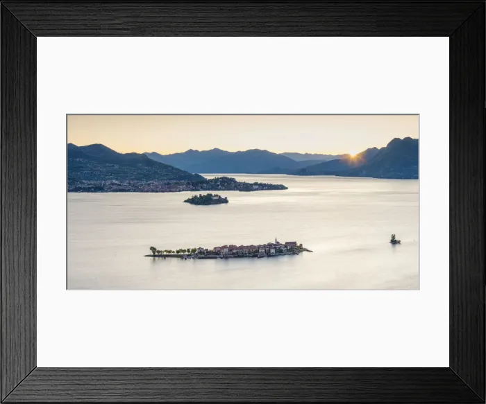 Framed Print : Borromean Islands, Stresa, Lake Maggiore, Verbano-Cusio-Ossola, Piedmont, Italy