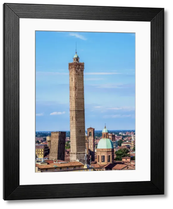 Framed Print : View towards the Asinelli Tower, Bologna, Emilia-Romagna, Italy Framed Print : View towards the Asinelli Tower, Bologna, Emilia-Romagna, Italy