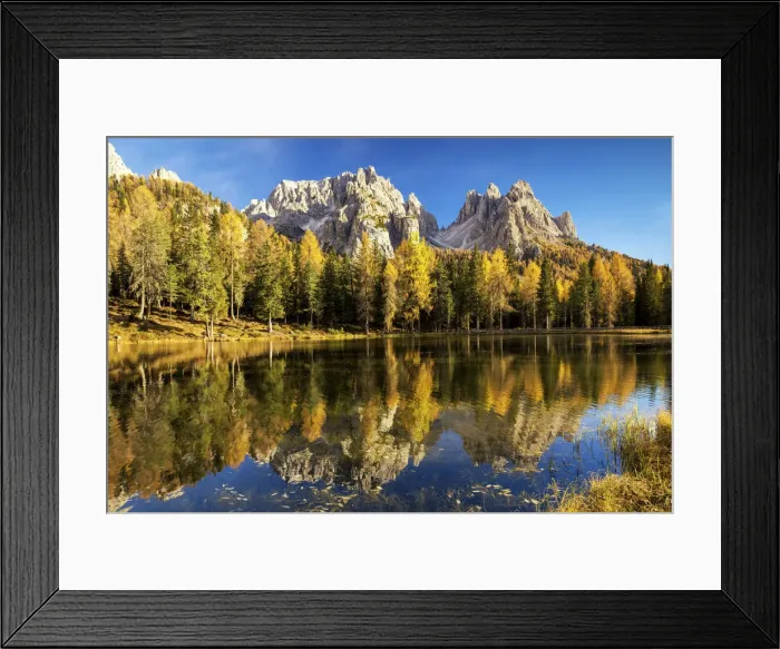 Framed Print : The Cadinis Reflecting in Lake Antorno in Autumn, Dolomites, Italy