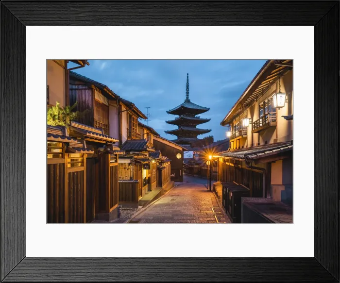 Framed Print : Higashiyama district (old town) and Yasaka Pagoda in Hokanji temple, Kyoto, Kansai region Framed Print : Higashiyama district (old town) and Yasaka Pagoda in Hokanji temple, Kyoto, Kansai region