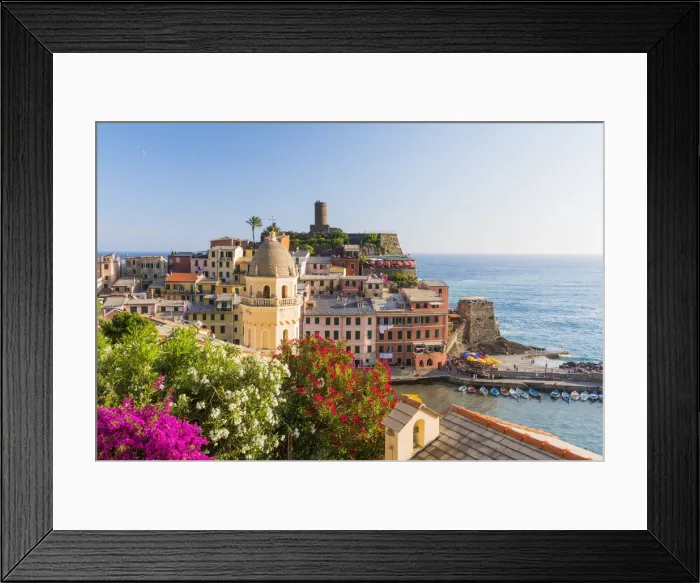 Framed Print : Vernazza, Cinque Terre, Liguria, Italy Framed Print : Vernazza, Cinque Terre, Liguria, Italy