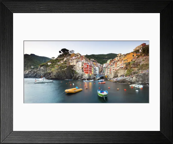 Framed Print : Manarola, Cinque Terre, Liguria, Italy Framed Print : Manarola, Cinque Terre, Liguria, Italy