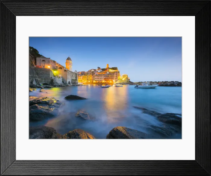 Framed Print : Vernazza, Cinque Terre, Liguria, Italy Framed Print : Vernazza, Cinque Terre, Liguria, Italy