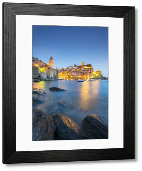 Framed Print : Vernazza, Cinque Terre, Liguria, Italy Framed Print : Vernazza, Cinque Terre, Liguria, Italy