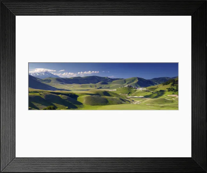 Framed Print : Piano Grande, Silbillini National Park, Valneria, Umbria, Italy