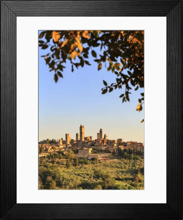 Framed Print : Italy, Italia. Tuscany, Toscana. Siena district, Val d Elsa, San Gimignano Framed Print : Italy, Italia. Tuscany, Toscana. Siena district, Val d Elsa, San Gimignano