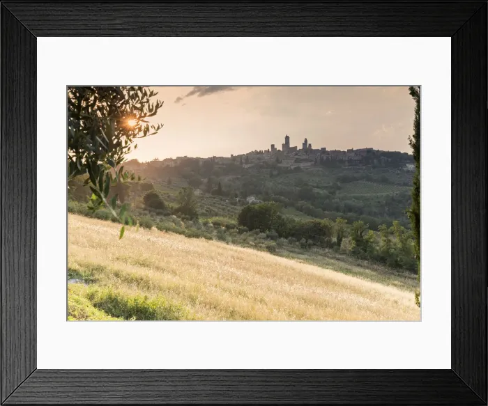 Framed Print : Italy, Italia. Tuscany, Toscana. Siena district, Val d Elsa, San Gimignano Framed Print : Italy, Italia. Tuscany, Toscana. Siena district, Val d Elsa, San Gimignano
