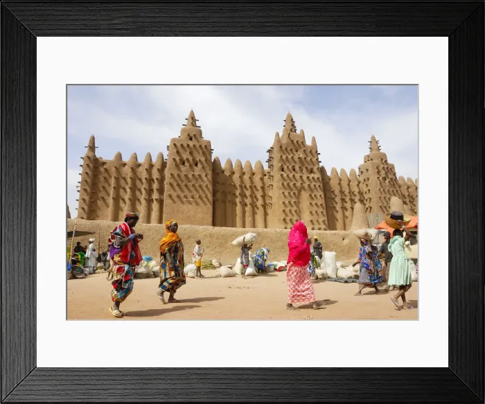 Framed Print : Market in front of the Djenee mosque, a UNESCO World Heritage Site. Mali, West Africa Framed Print : Market in front of the Djenee mosque, a UNESCO World Heritage Site. Mali, West Africa