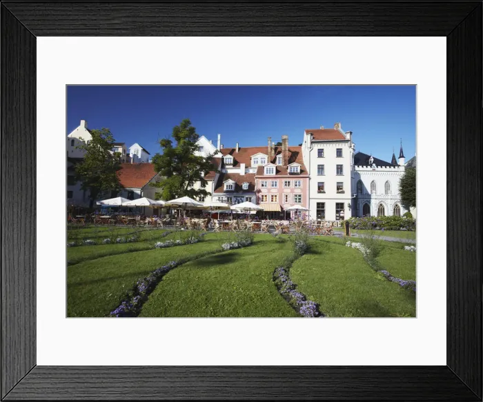Framed Print : Outdoor cafes in Livu Laukums, Riga, Latvia Framed Print : Outdoor cafes in Livu Laukums, Riga, Latvia