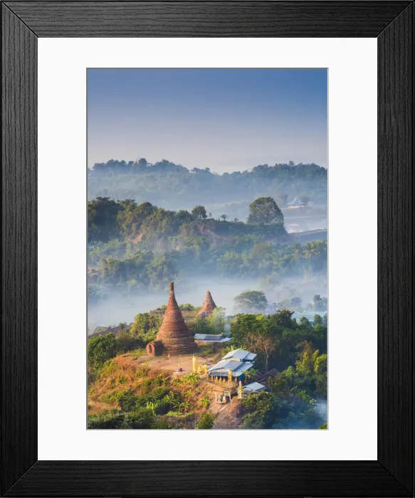 Framed Print : Mrauk-U, Rakhine state, Myanmar. Mrauk-U valley in a foggy sunrise seen from the Shwetaung Framed Print : Mrauk-U, Rakhine state, Myanmar. Mrauk-U valley in a foggy sunrise seen from the Shwetaung