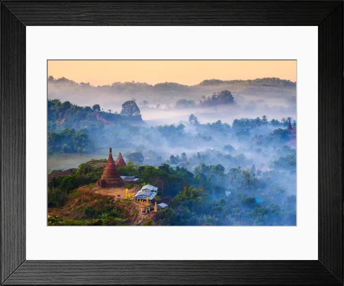 Framed Print : Mrauk-U, Rakhine state, Myanmar. Mrauk-U valley in a foggy sunrise seen from the Shwetaung Framed Print : Mrauk-U, Rakhine state, Myanmar. Mrauk-U valley in a foggy sunrise seen from the Shwetaung