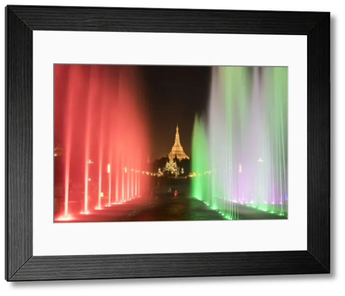 Framed Print : The great golden stupa, Shwedagon Paya (Shwe Dagon Pagoda), Yangon (Rangoon), Myanmar Framed Print : The great golden stupa, Shwedagon Paya (Shwe Dagon Pagoda), Yangon (Rangoon), Myanmar