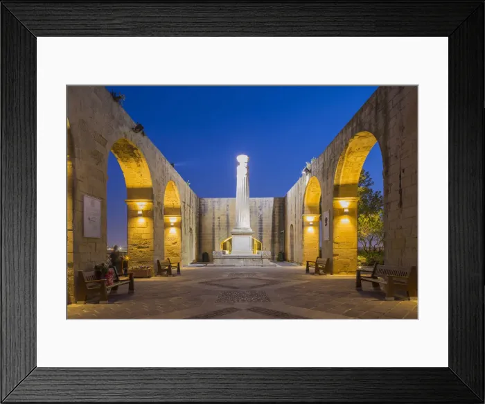 Framed Print : Malta, South Eastern Region, Valletta. Upper Barrakka Gardens at dusk Framed Print : Malta, South Eastern Region, Valletta. Upper Barrakka Gardens at dusk
