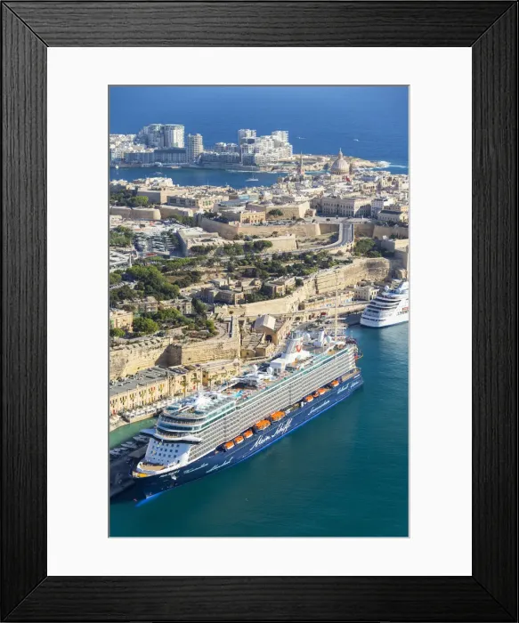 Framed Print : Malta, South Eastern Region, Valletta. An aerial view of a cruise ship at Valletta Framed Print : Malta, South Eastern Region, Valletta. An aerial view of a cruise ship at Valletta