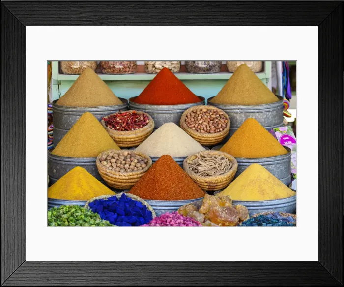 Framed Print : Africa, Maghreb, Morocco, Marrakesh Souk selling Spices