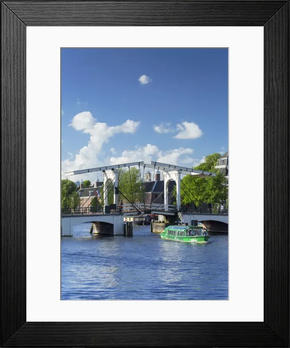 Framed Print : Skinny Bridge (Magere Brug) on Amstel River, Amsterdam, Netherlands Framed Print : Skinny Bridge (Magere Brug) on Amstel River, Amsterdam, Netherlands