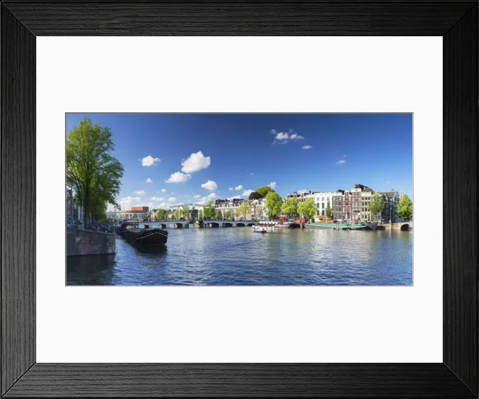 Framed Print : Skinny Bridge (Magere Brug) on Amstel River, Amsterdam, Netherlands Framed Print : Skinny Bridge (Magere Brug) on Amstel River, Amsterdam, Netherlands