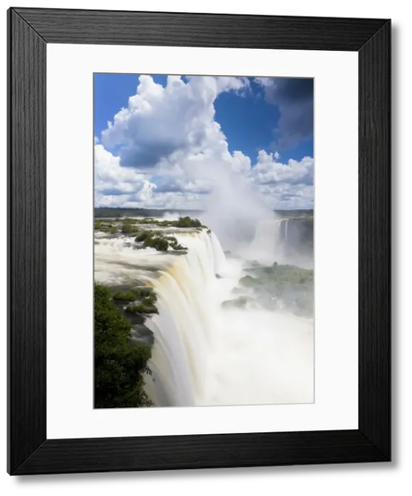 Framed Print : Iguacu (Iguazu) Falls, Cataratta Foz do Iguacu, Parana, Iguazu National Park, Brazil Framed Print : Iguacu (Iguazu) Falls, Cataratta Foz do Iguacu, Parana, Iguazu National Park, Brazil