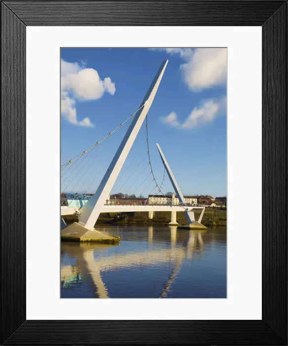 Framed Print : Northern Ireland, County Derry, Peace bridge Framed Print : Northern Ireland, County Derry, Peace bridge