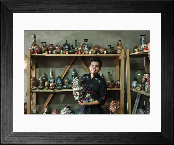 Framed Print : Valentin Lopez Ceramics, San Juan de Oriente, Nicaragua, Central America Framed Print : Valentin Lopez Ceramics, San Juan de Oriente, Nicaragua, Central America